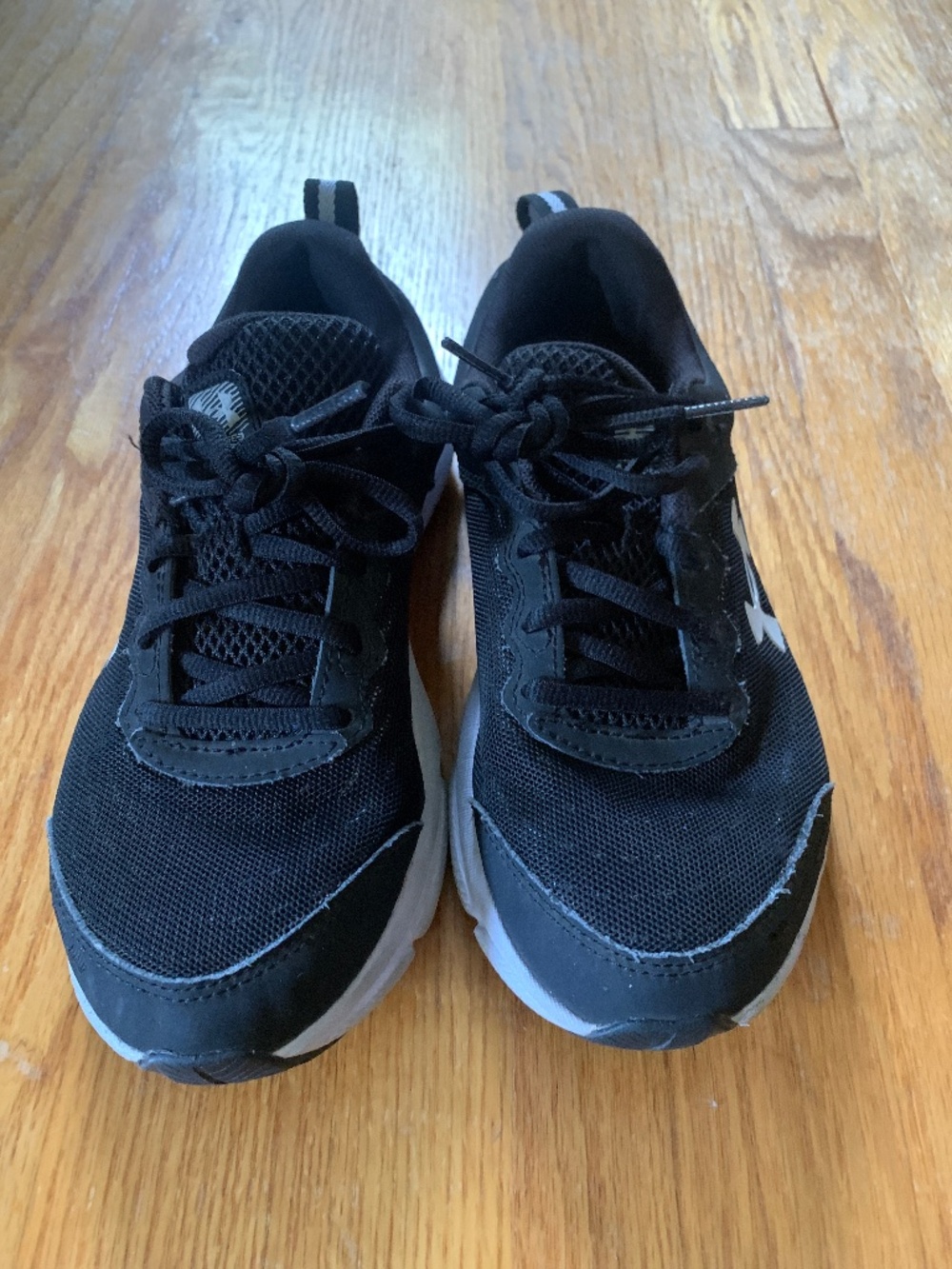 Under Armour sneakers, Big kids size 5Y